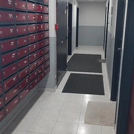 Avec Balcon- - Tram - Aeroport