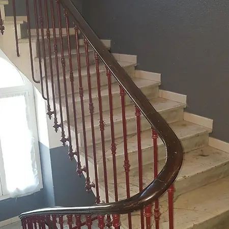 Avec Balcon- - Tram - Aeroport *