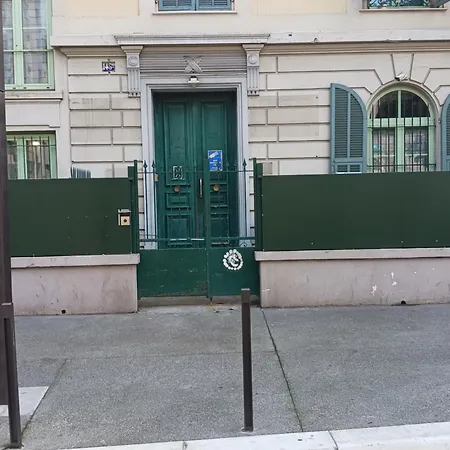 Daire Avec Balcon- - Tram - Aeroport