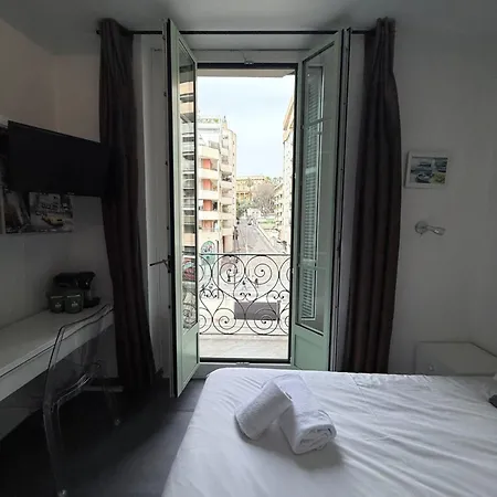 Avec Balcon- - Tram - Aéroport Apartamento Niza