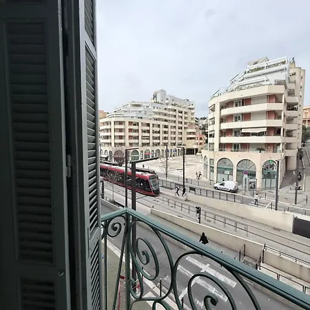 Avec Balcon- - Tram - Aéroport Niza